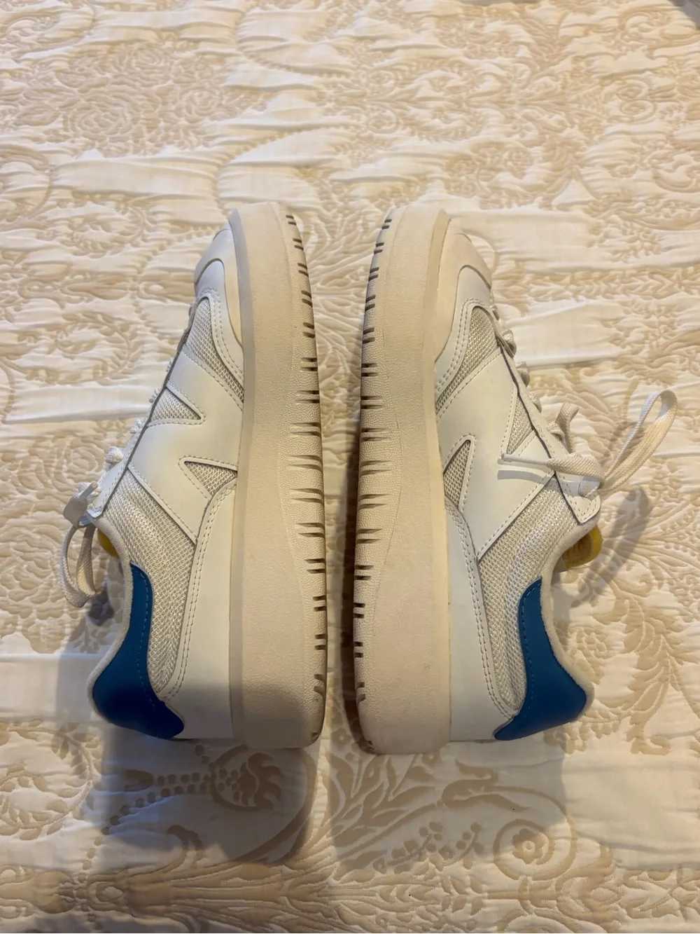 New Balance White Sneakers with Blue Heel Accent and Cream Tongue - Picture 4 of 6